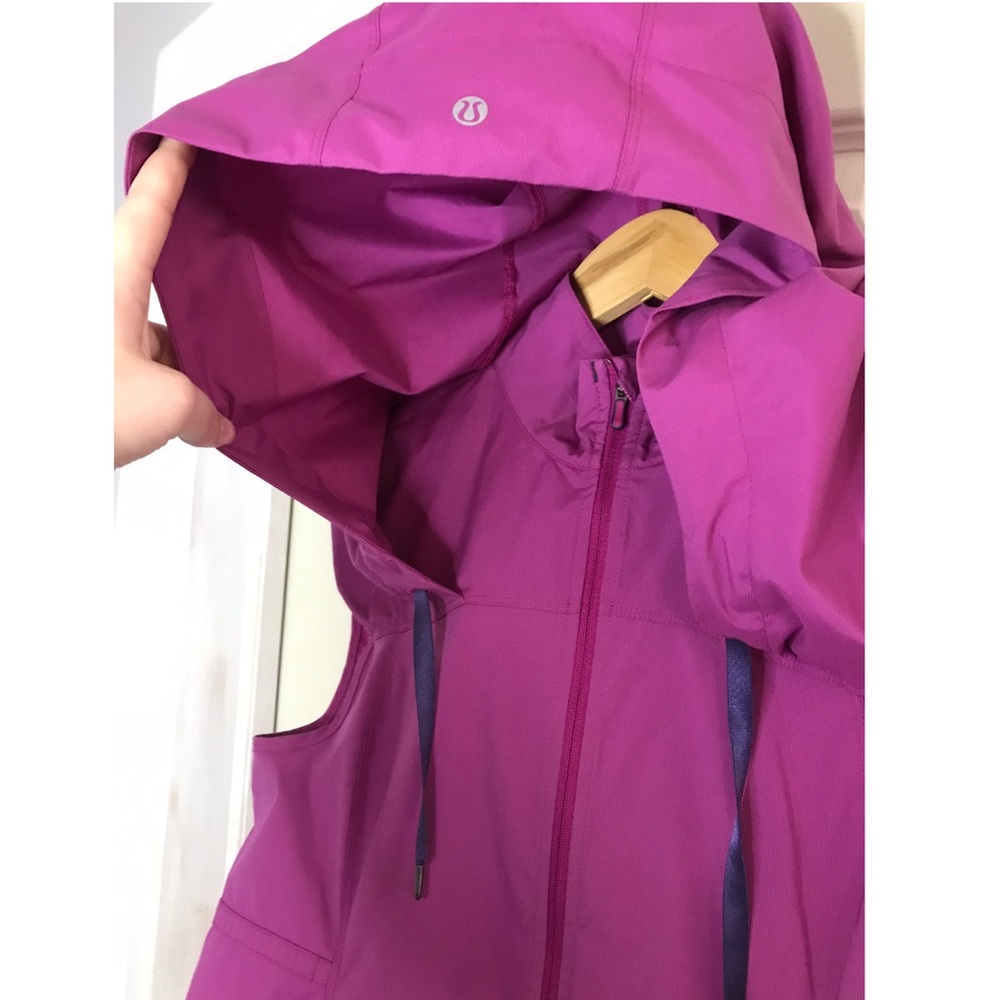 Lululemon Warm Up Vest - Picture 4 of 6